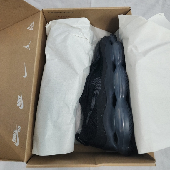 New Nike Air Max Scorpion Flyknit Black DJ4701-003 - Picture 8 of 8